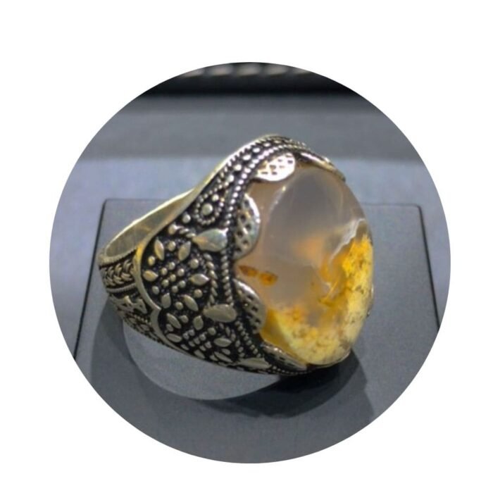 خواتم عقيق يمني أصالة تمتزج بالفخامة 💍✨ 🔸 الأحجار: عقيق يمني طبيعي 🔸 الخامة: فضة خالصة عيار 925 🔸 تصاميم متنوعة: رجالية